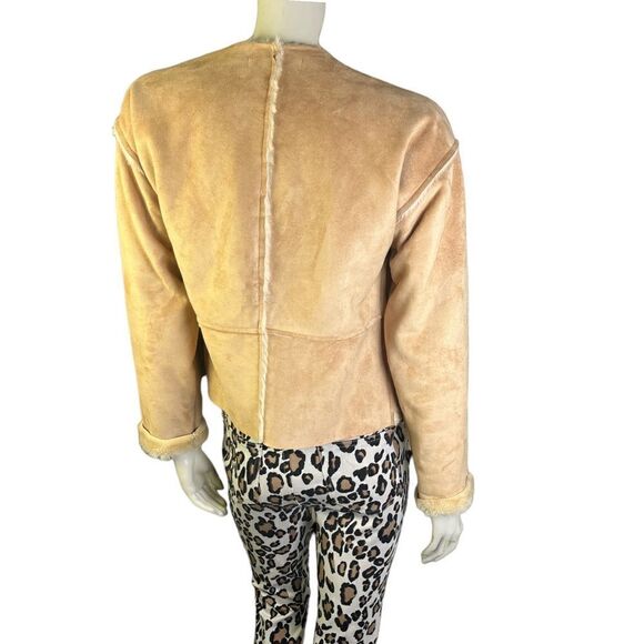 Faux Shearling Waist Coat from Banana Republic a Fall Fav! Like New Condition S - Picture 4 of 5